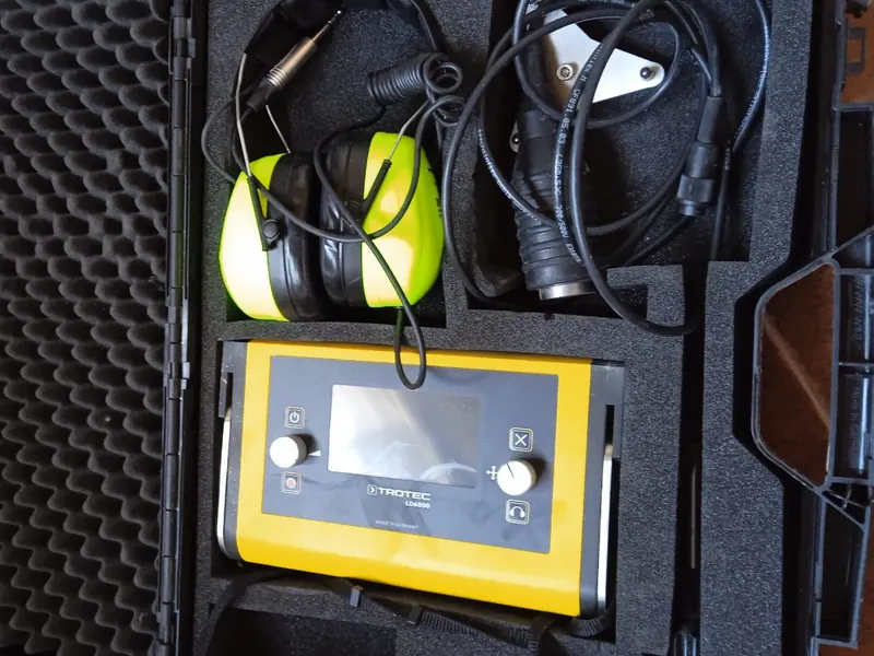 Maletín del equipo de detección de fugas con auriculares y sensores